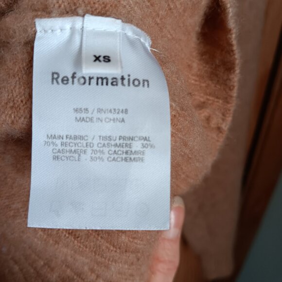Reformation camel tan cashmere sweater - Picture 3 of 3